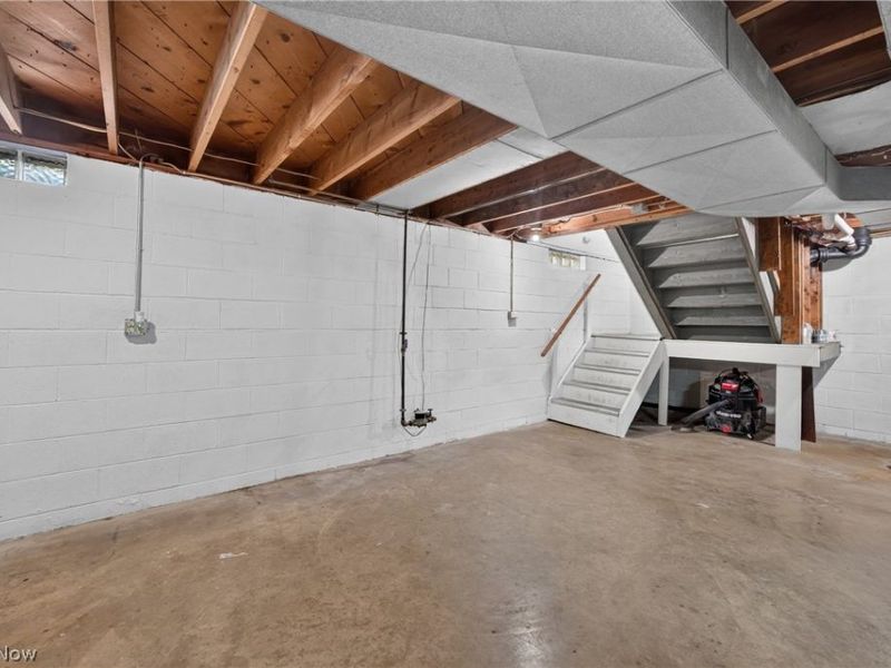 309 E Baird Avenue, Barberton, OH 44203 Photo 32