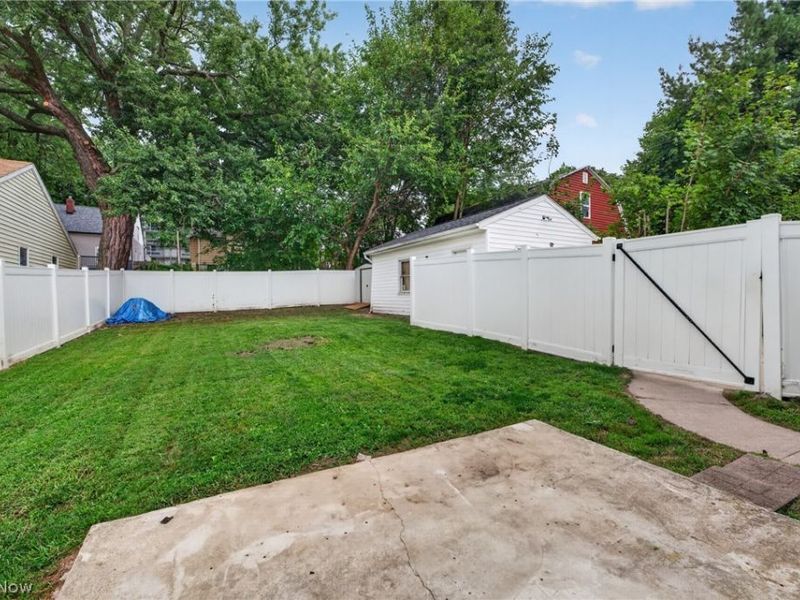 309 E Baird Avenue, Barberton, OH 44203 Photo 6