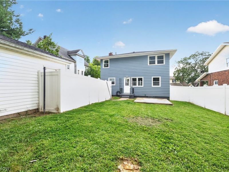 309 E Baird Avenue, Barberton, OH 44203 Photo 8