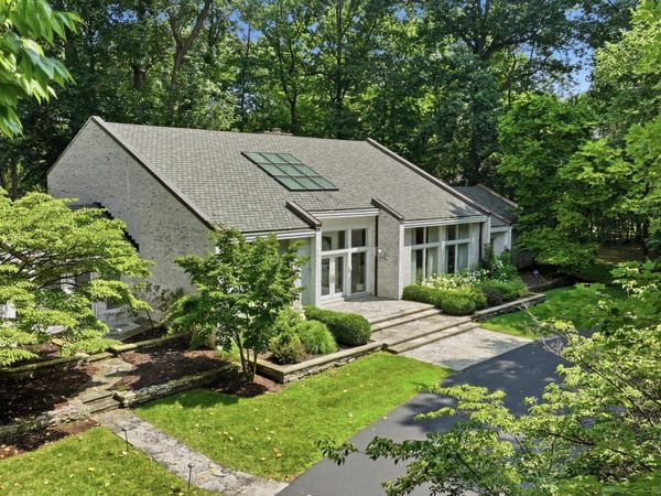 4560 Forestview Drive, Ottawa Hills, OH 43615