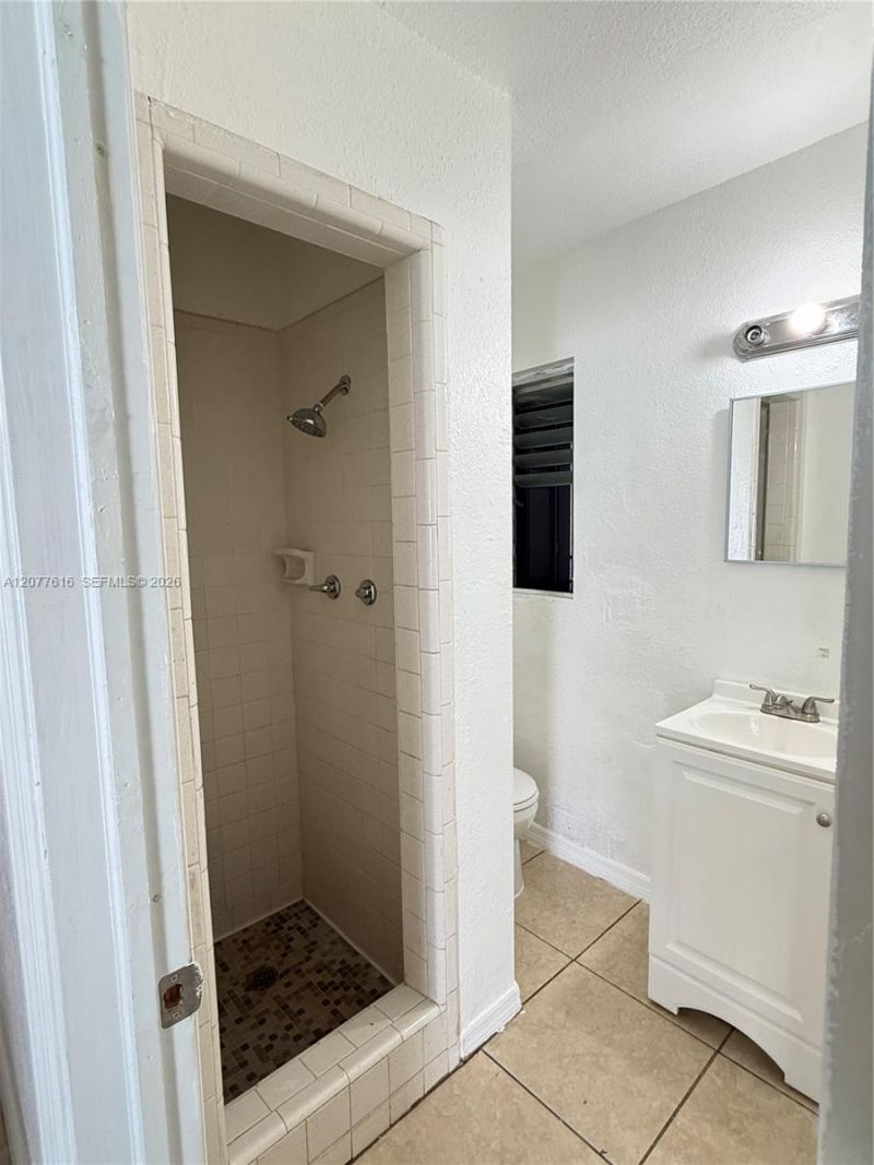 183 Silver Beach Rd, Riviera Beach, FL 33403 Photo