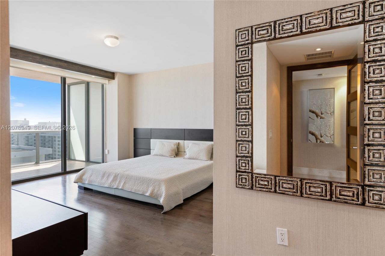5875 Collins Ave, Unit 1902, Miami Beach, FL 33140 Photo