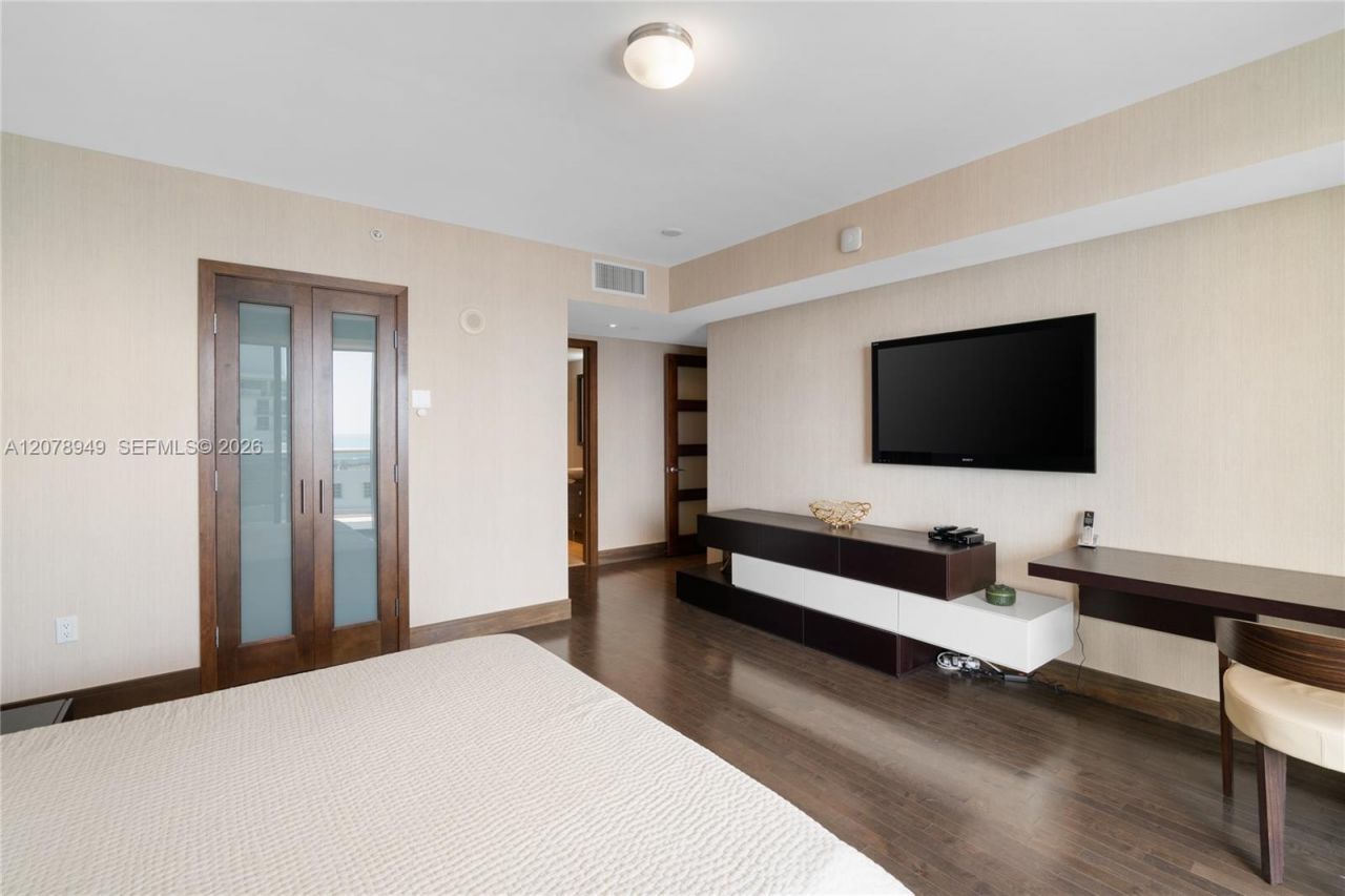 5875 Collins Ave, Unit 1902, Miami Beach, FL 33140 Photo