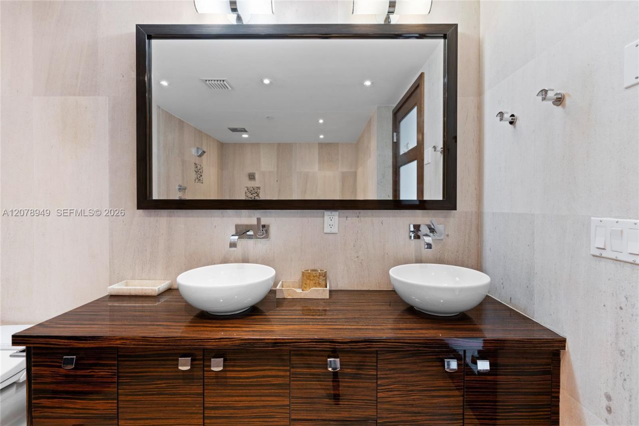 5875 Collins Ave, Unit 1902, Miami Beach, FL 33140 Photo