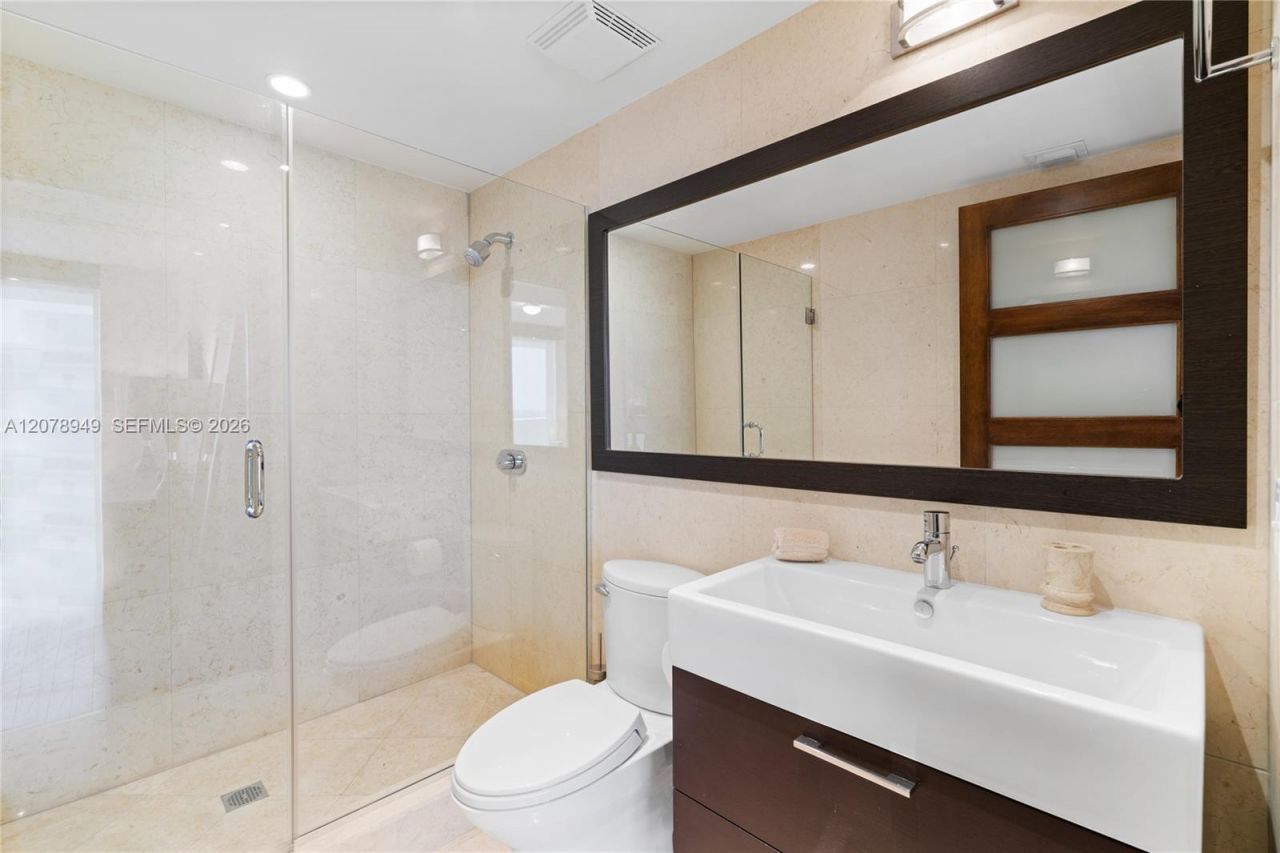 5875 Collins Ave, Unit 1902, Miami Beach, FL 33140 Photo