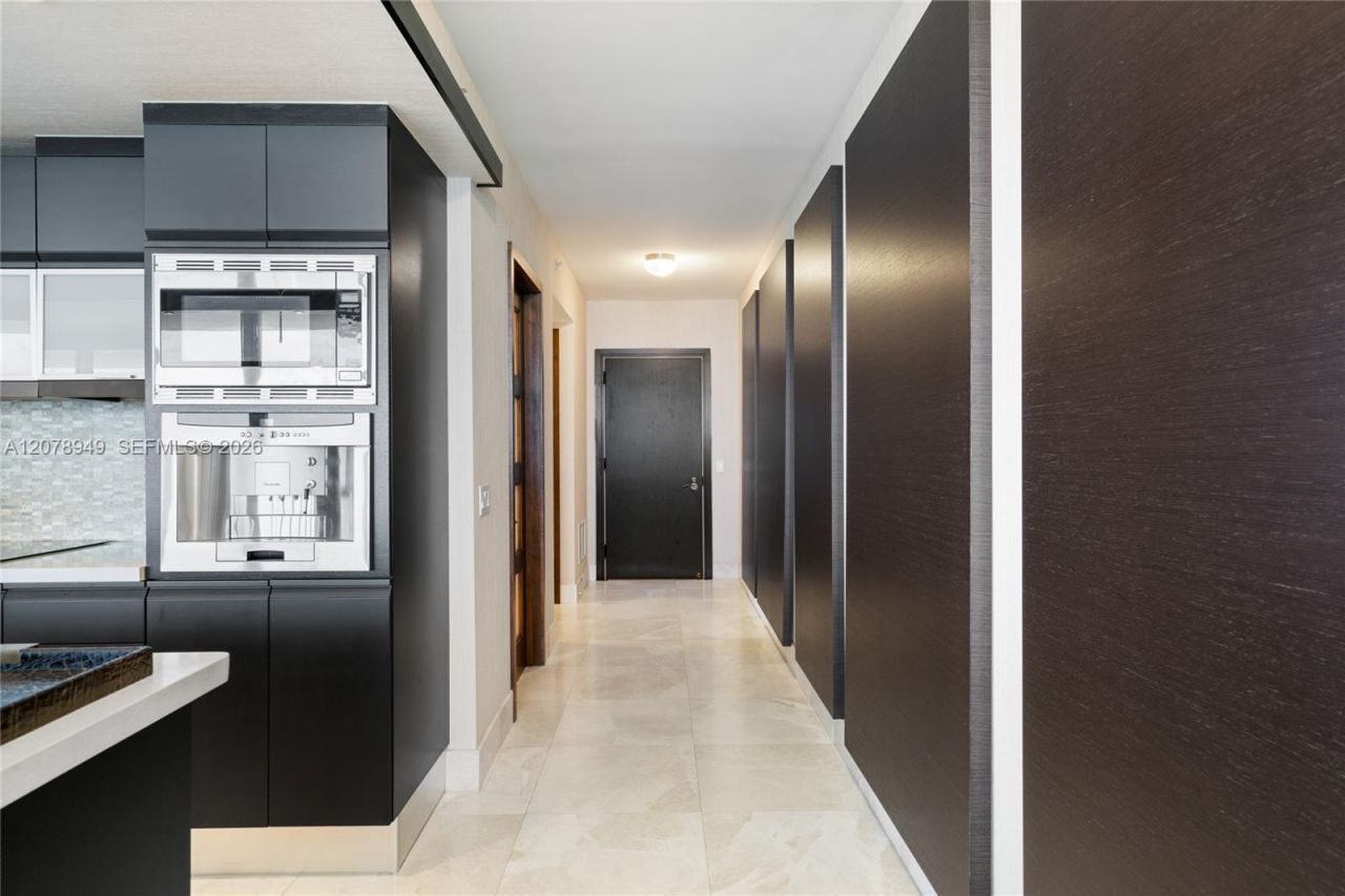 5875 Collins Ave, Unit 1902, Miami Beach, FL 33140 Photo