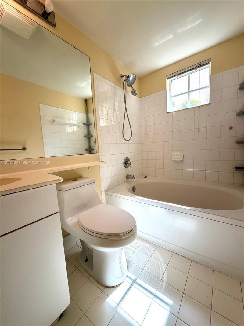 17150 N Bay Rd, Unit 2419, Sunny Isles Beach, FL 33160 Photo