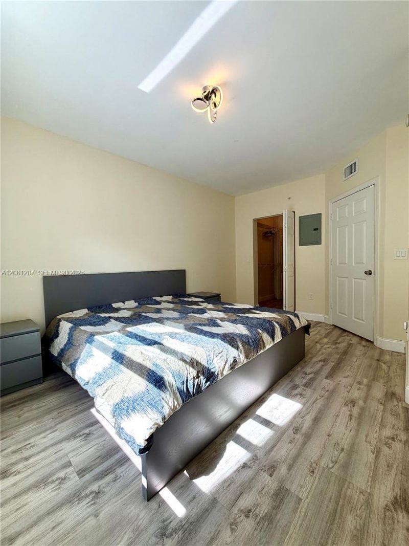 17150 N Bay Rd, Unit 2419, Sunny Isles Beach, FL 33160 Photo