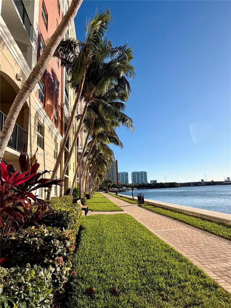 17150 N Bay Rd, Unit 2419, Sunny Isles Beach, FL 33160 Photo