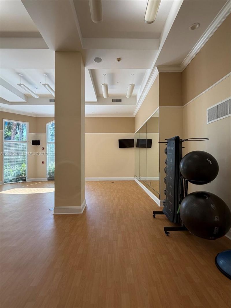 17150 N Bay Rd, Unit 2419, Sunny Isles Beach, FL 33160 Photo