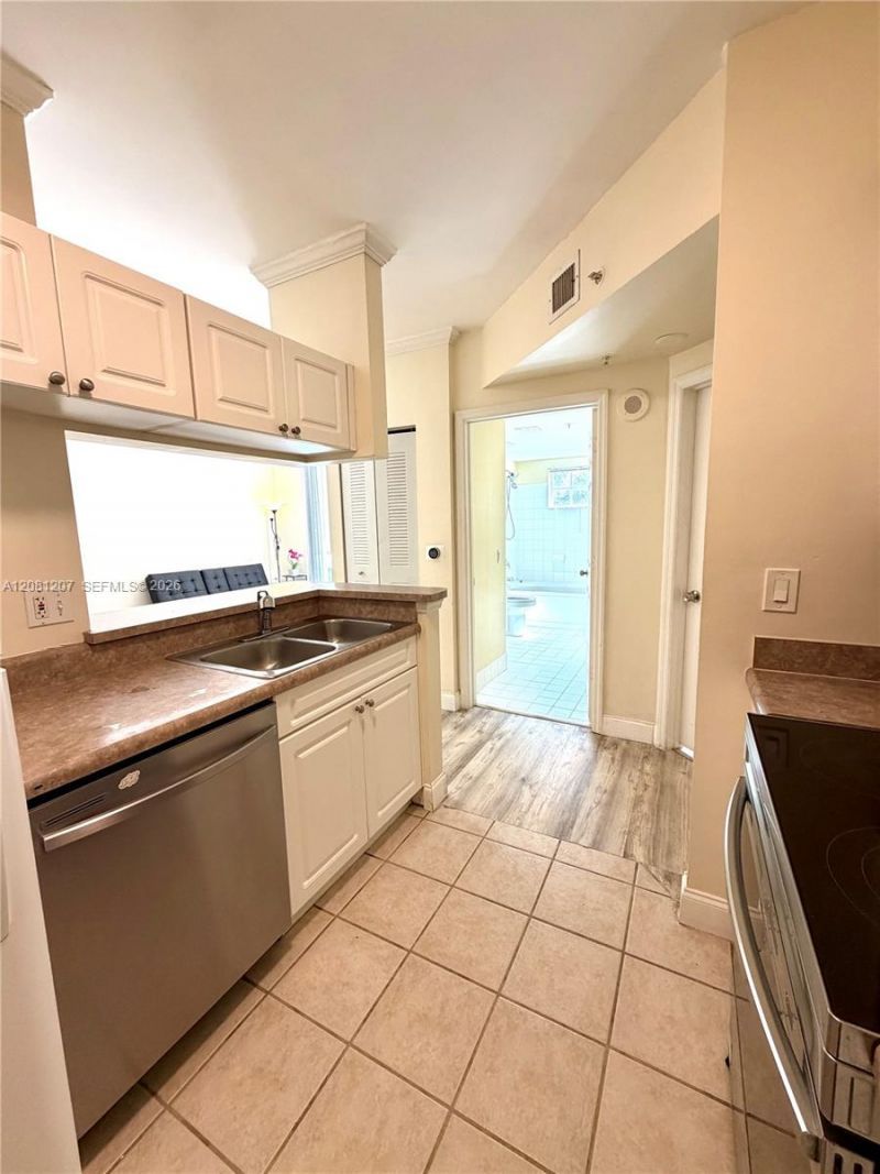 17150 N Bay Rd, Unit 2419, Sunny Isles Beach, FL 33160 Photo