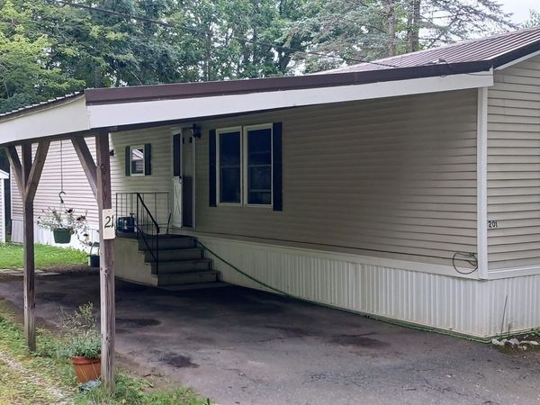 21 Winding Hill, Brattleboro, VT 05301