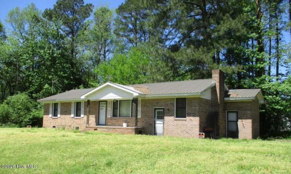 106 S Grandy Lane, Windsor, NC 27983 Main Photo