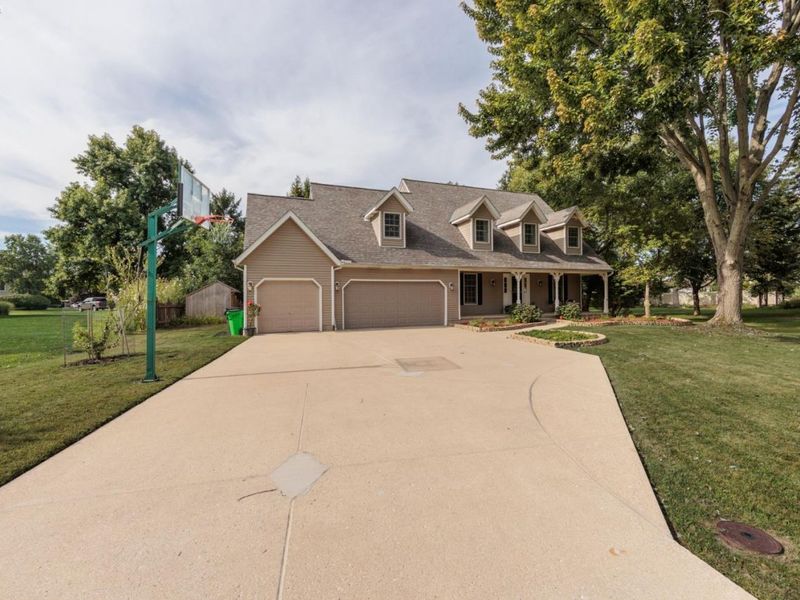 32263 Plumbrook Court, Avon Lake, OH 44012 Photo 2