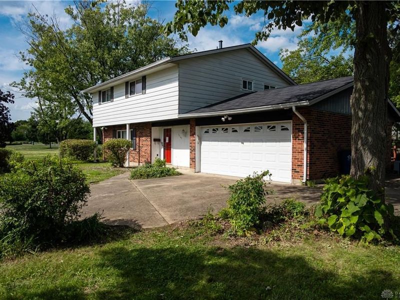 5741 Toulon Court, Huber Heights, OH 45424 Photo 2