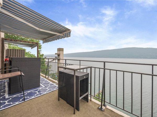 11 Cliffside Drive , Canandaigua, NY 14424
