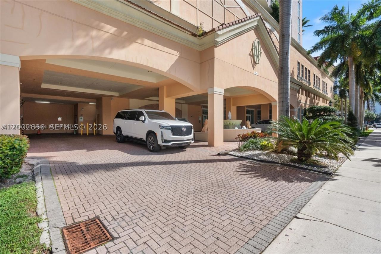 17555 Atlantic , Unit 902, Sunny Isles Beach, FL 33160 Photo