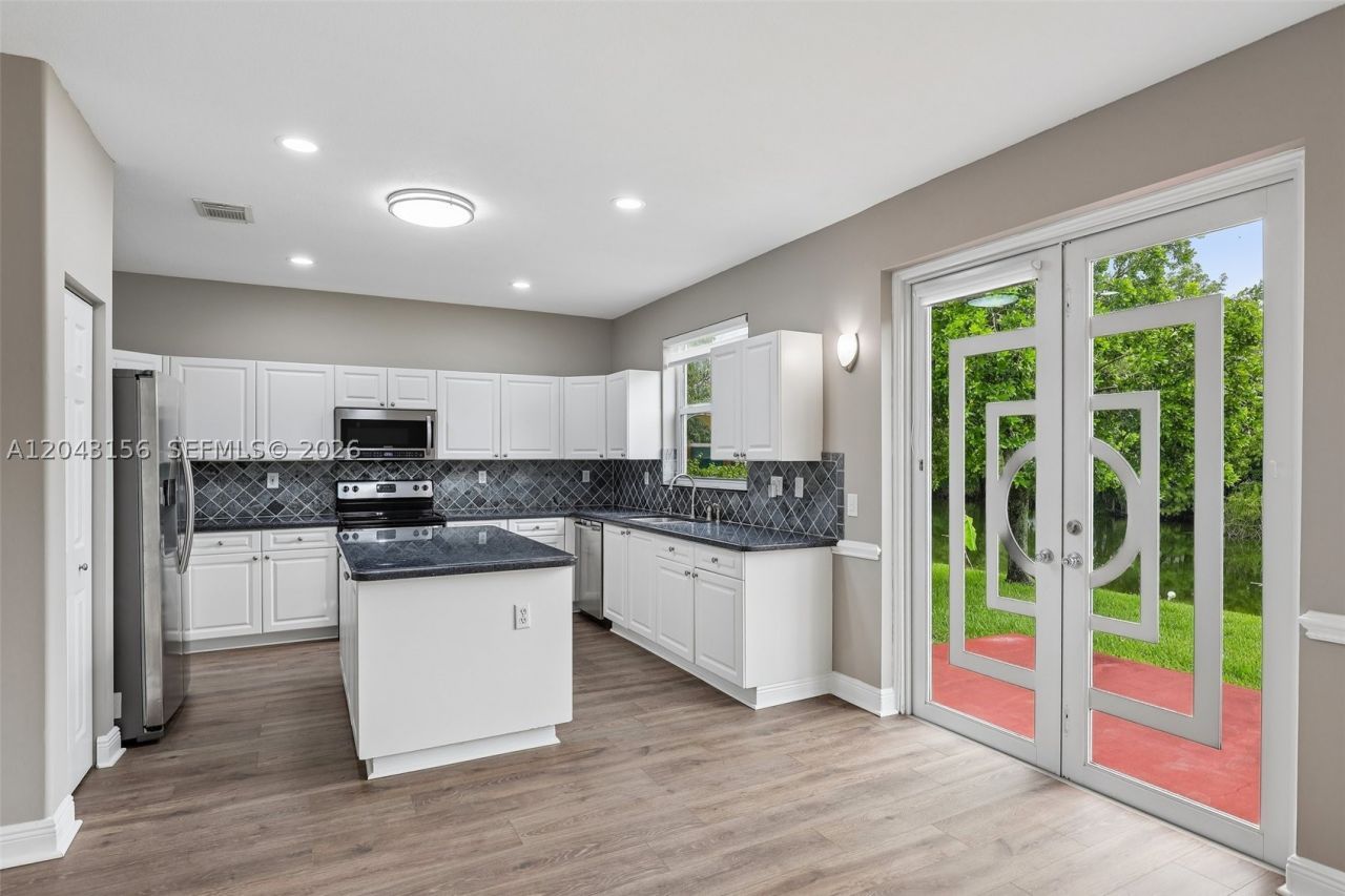 2162 NW 77th , Pembroke Pines, FL 33024 Photo