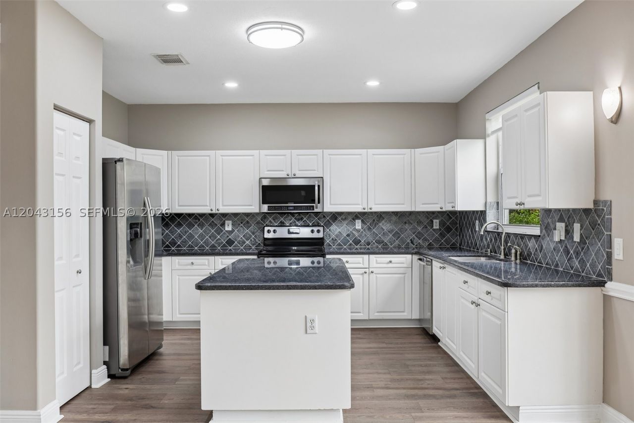 2162 NW 77th , Pembroke Pines, FL 33024 Photo