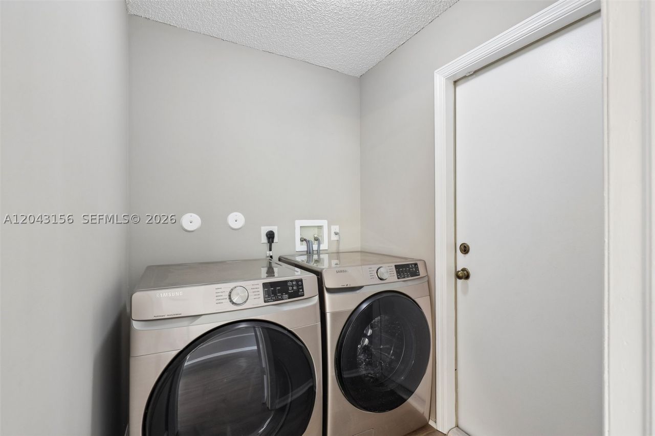2162 NW 77th , Pembroke Pines, FL 33024 Photo
