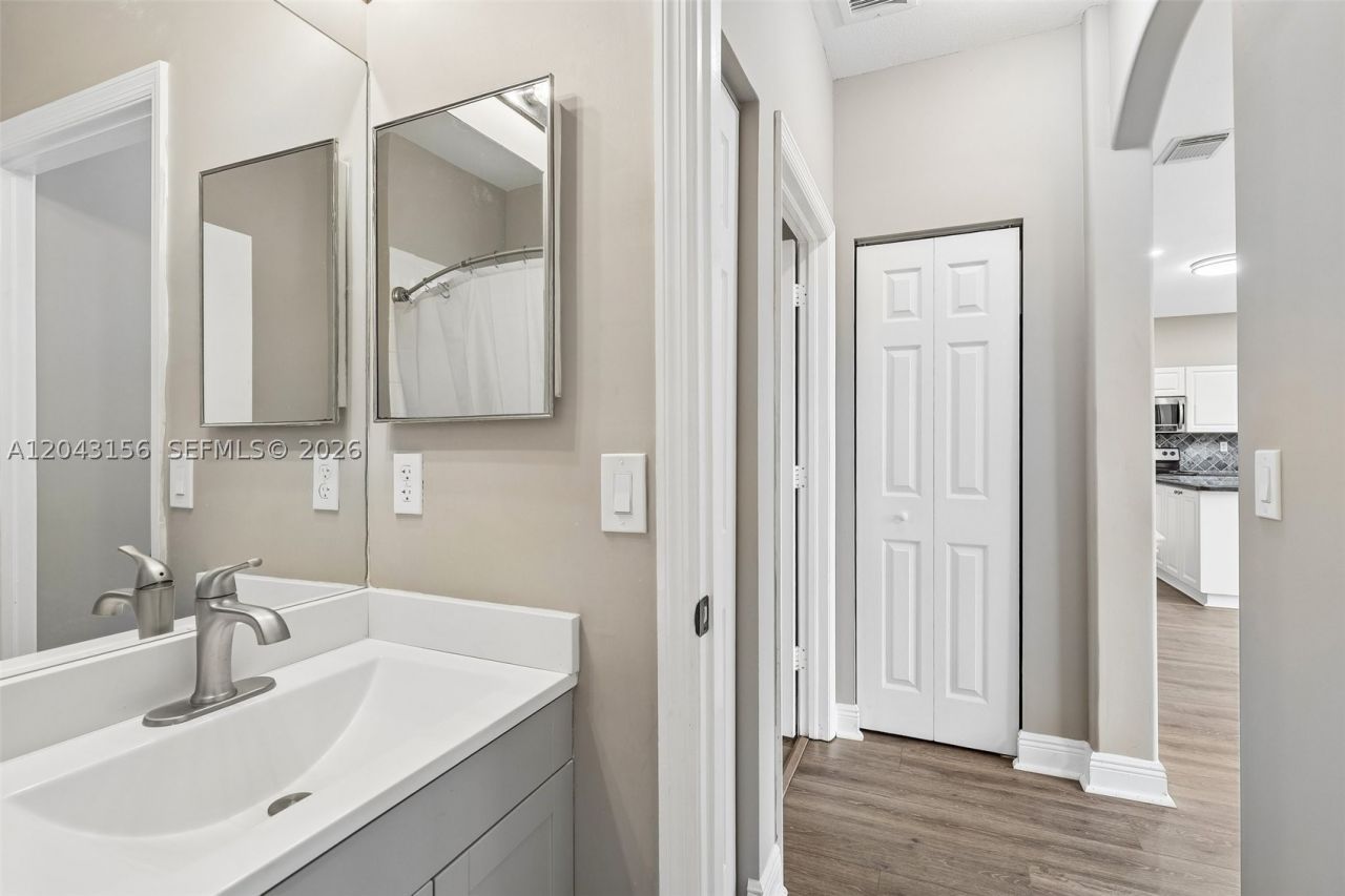 2162 NW 77th , Pembroke Pines, FL 33024 Photo