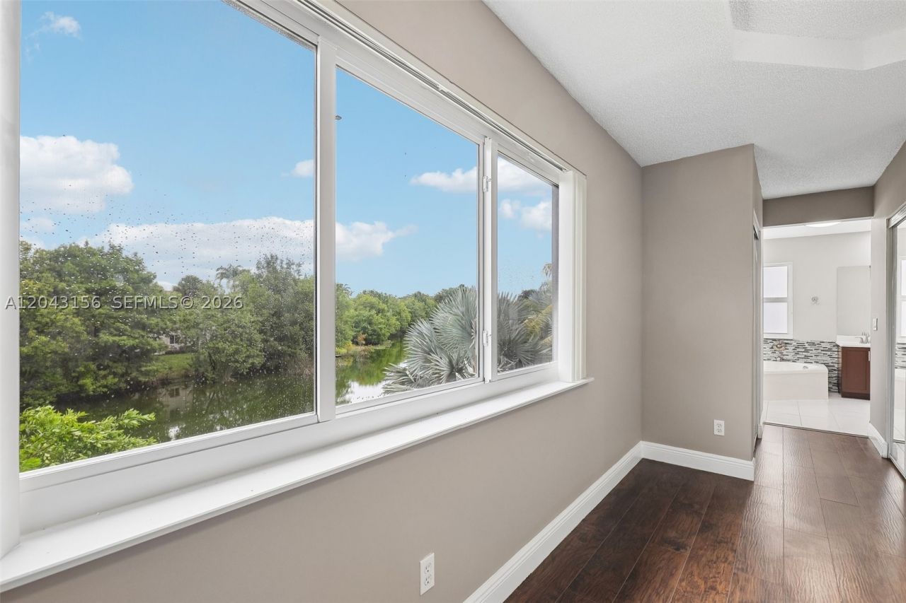 2162 NW 77th , Pembroke Pines, FL 33024 Photo