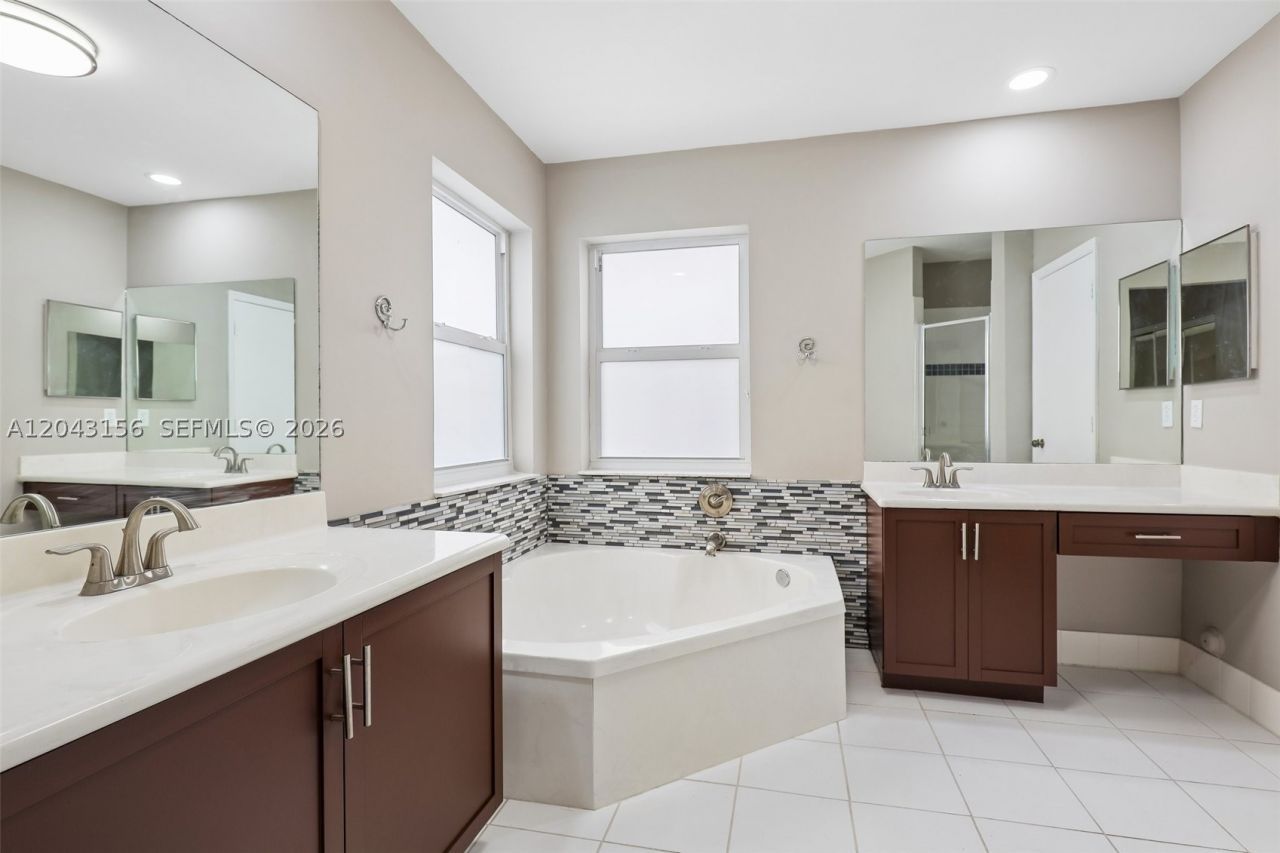2162 NW 77th , Pembroke Pines, FL 33024 Photo