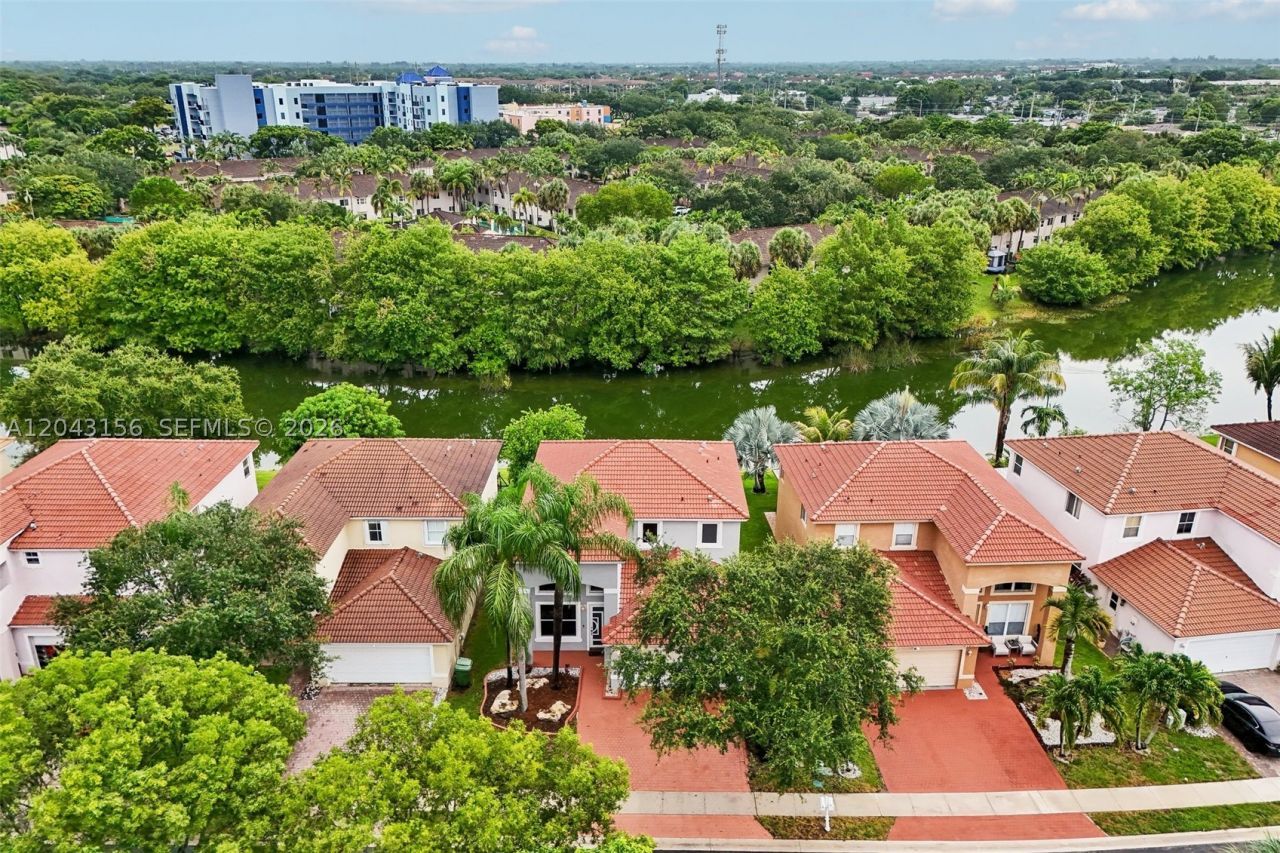 2162 NW 77th , Pembroke Pines, FL 33024 Photo