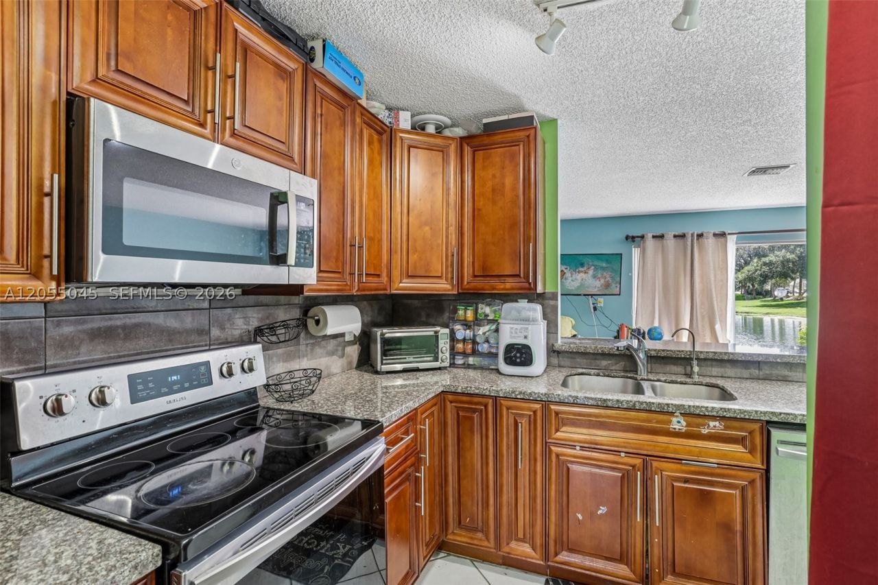 115 NW 108th , Pembroke Pines, FL 33026 Photo