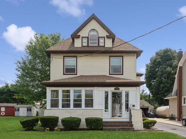 10 Driscoll Avenue , Rockville Centre, NY 11570