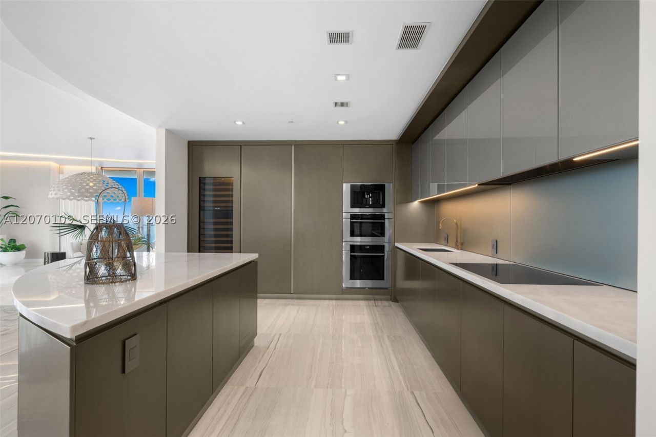 18975 Collins , Unit 600, Sunny Isles Beach, FL 33160 Photo