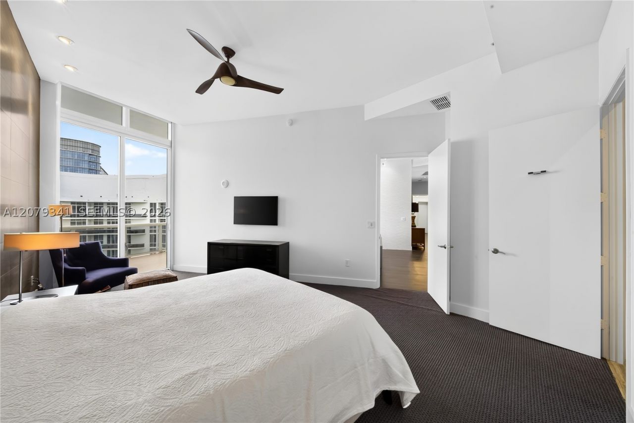 16001 Collins, Unit PH 4307, Sunny Isles Beach, FL 33160 Photo