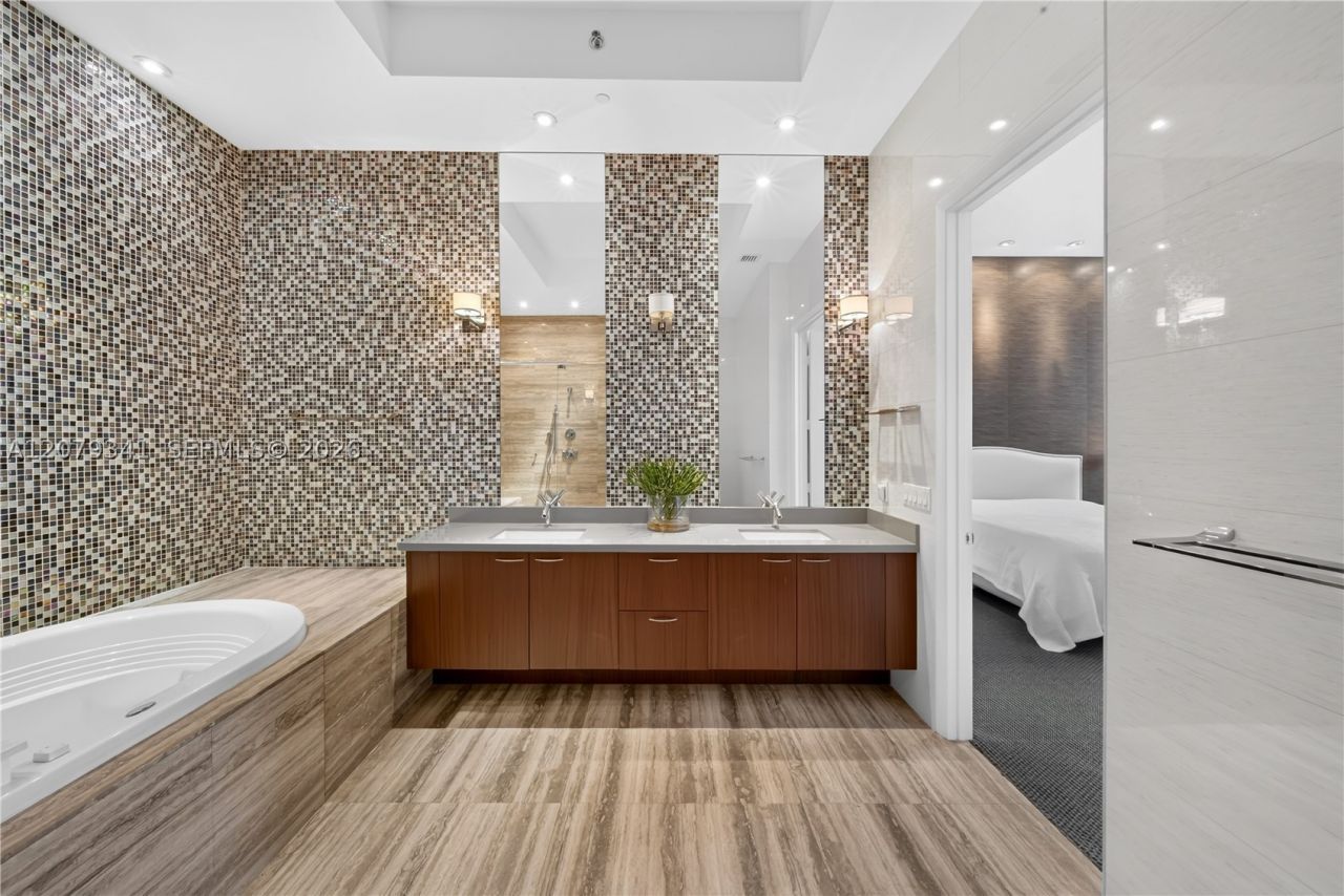 16001 Collins, Unit PH 4307, Sunny Isles Beach, FL 33160 Photo