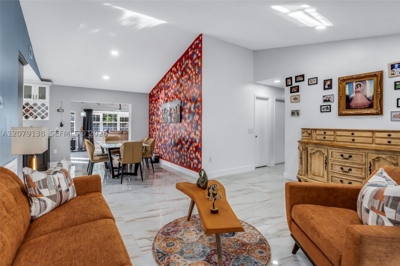 8330 NW 3rd, Pembroke Pines, FL 33024 Photo