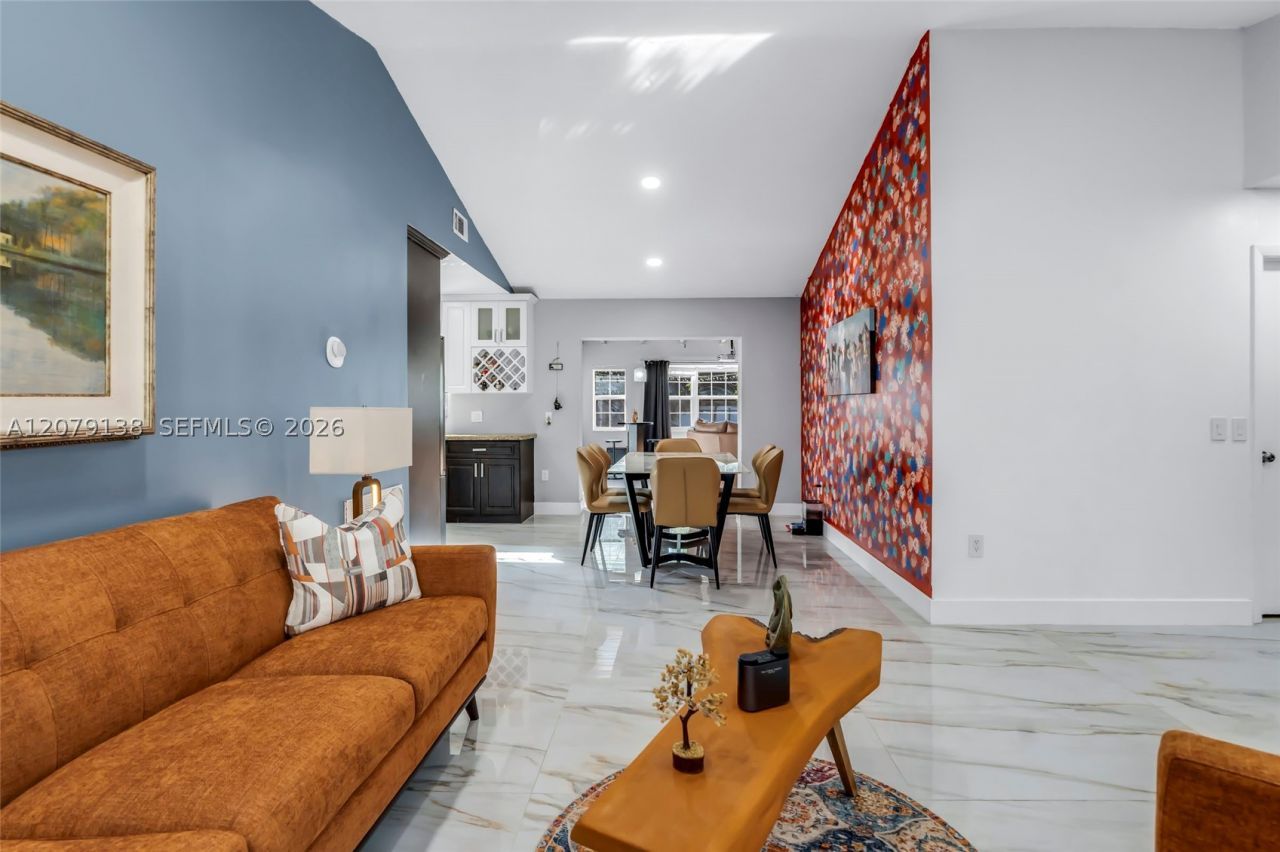 8330 NW 3rd, Pembroke Pines, FL 33024 Photo