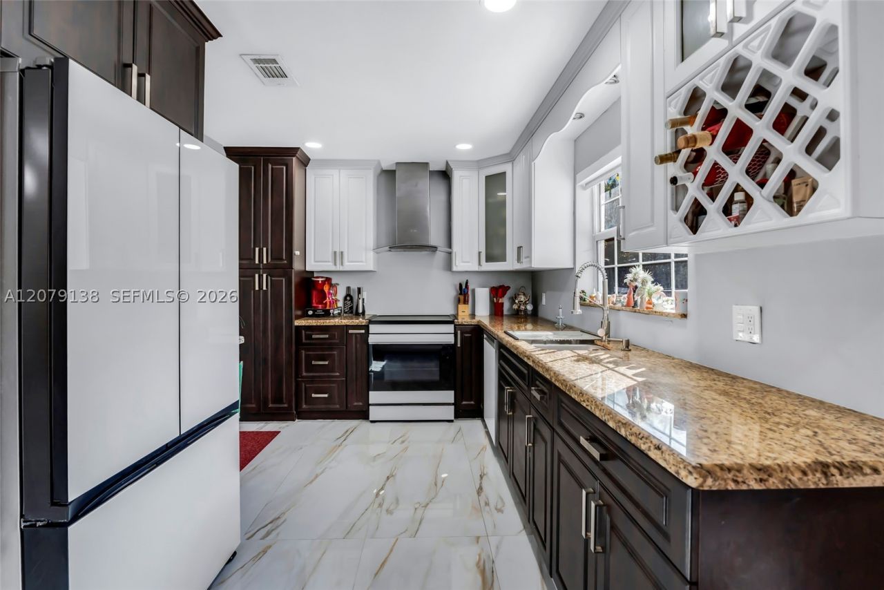 8330 NW 3rd, Pembroke Pines, FL 33024 Photo