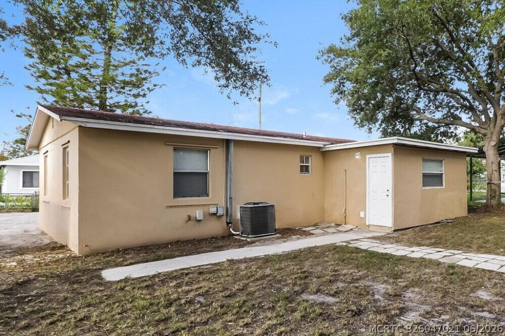 1036 W 32nd Street , Riviera Beach, FL 33404 Photo