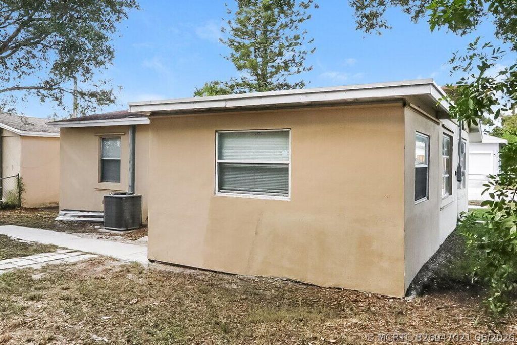1036 W 32nd Street , Riviera Beach, FL 33404 Photo
