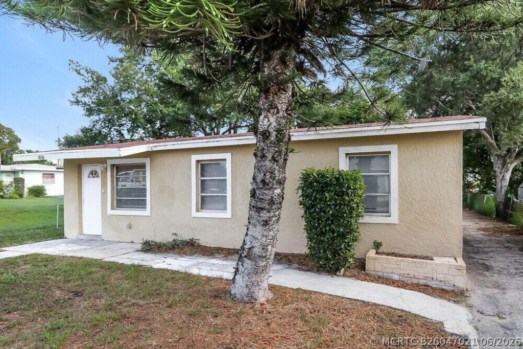 1036 W 32nd Street , Riviera Beach, FL 33404 Photo