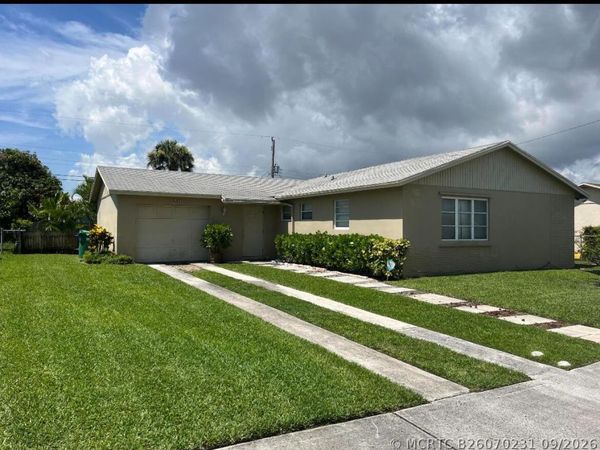 1211 W 27TH Street , Riviera Beach, FL 33404