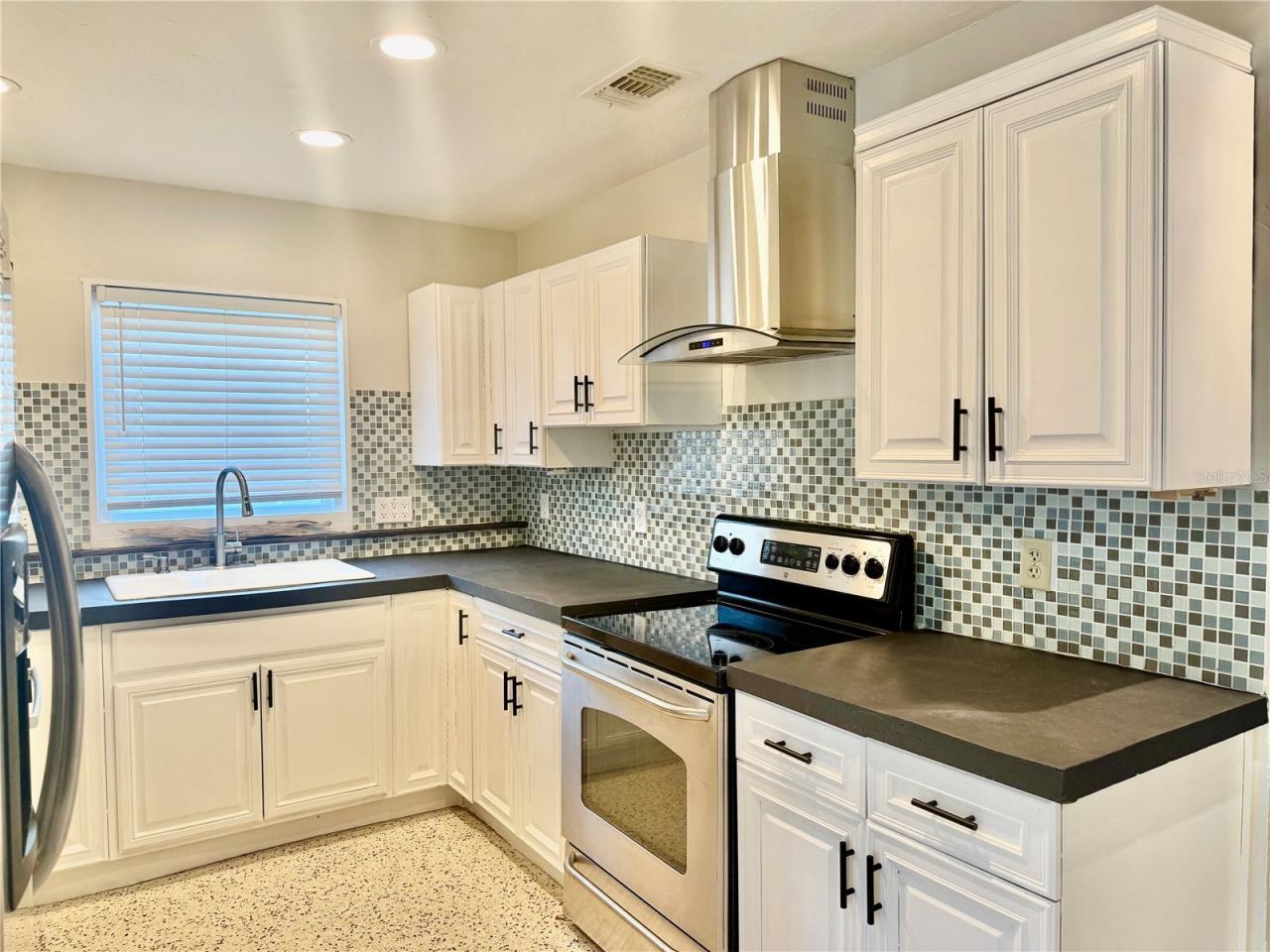 2941 Poplar Street , Sarasota, FL 34237 Photo