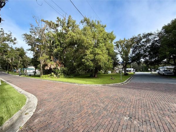 E LIBERTY STREET , BROOKSVILLE, FL 34601