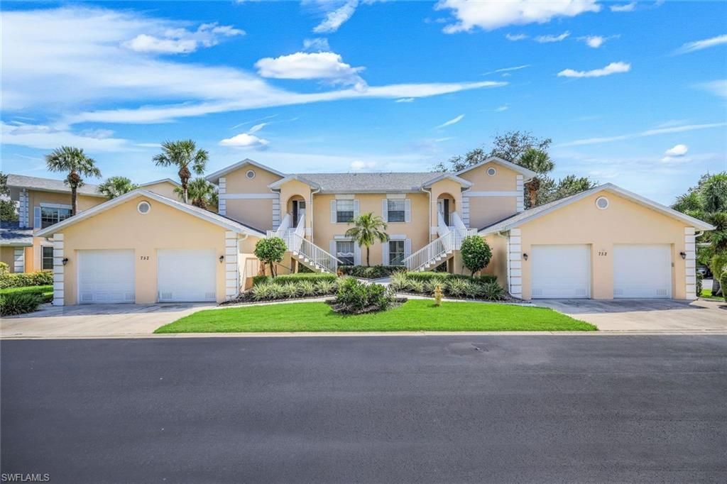 752 Wiggins Lake Dr , Unit 201, Naples, FL 34110 Photo