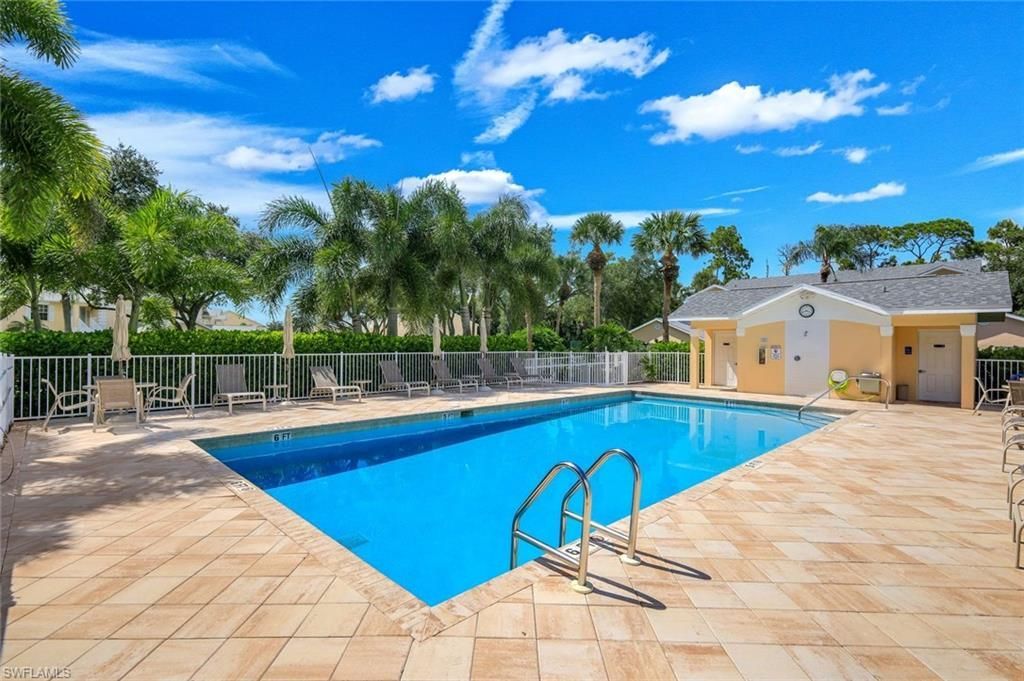 752 Wiggins Lake Dr , Unit 201, Naples, FL 34110 Photo