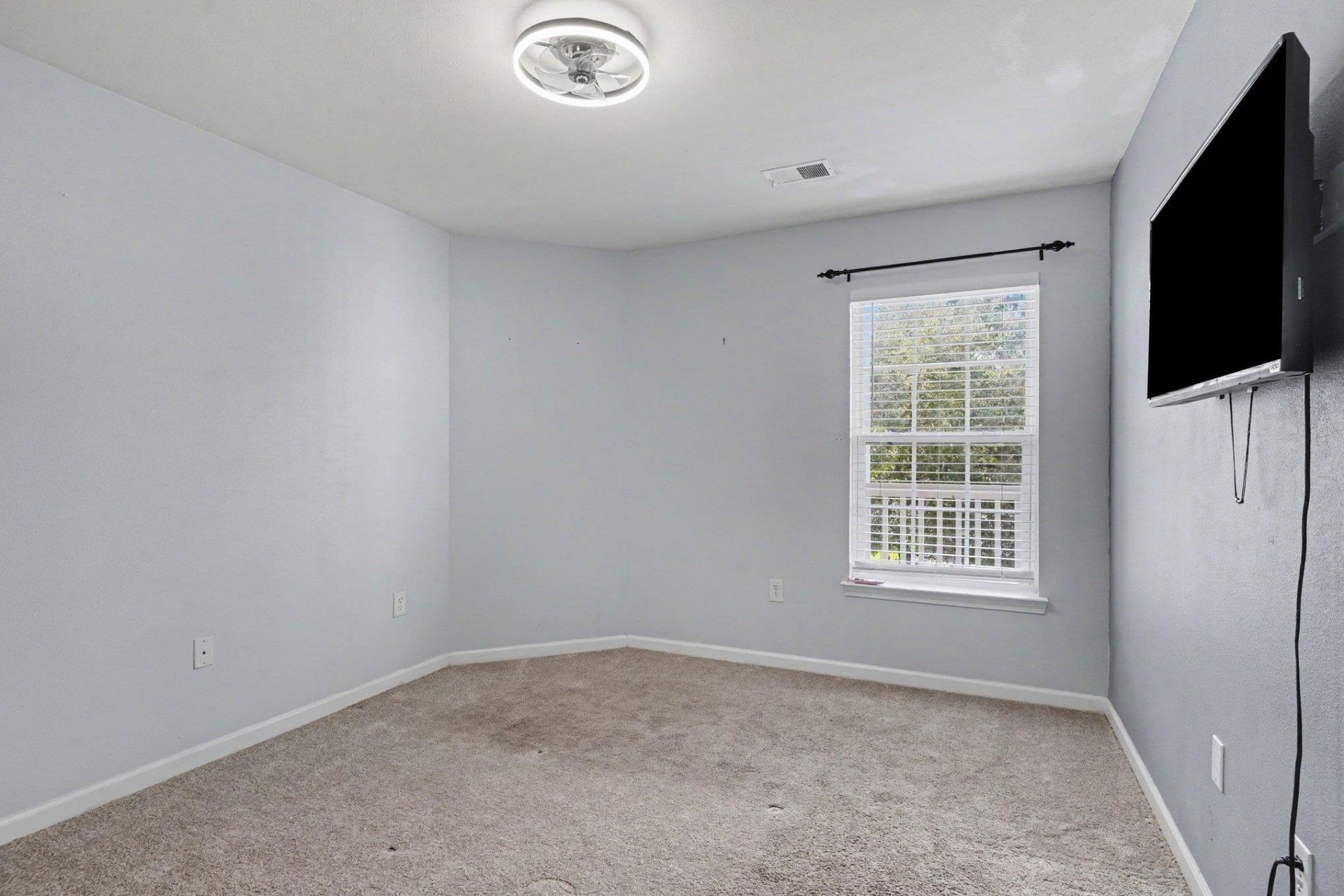 1282 River Oaks Dr. Photo 19