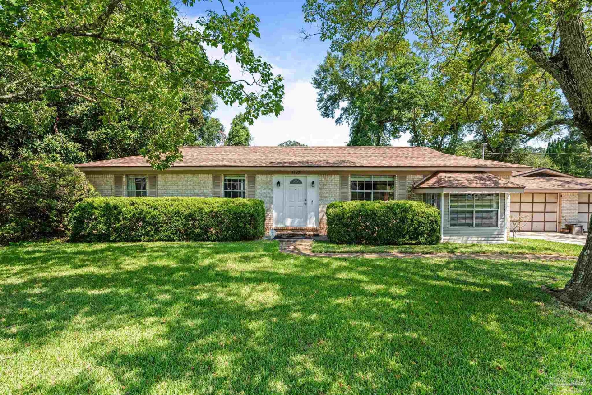 1992 Ziglar Rd, Cantonment, FL 32533 Main Photo