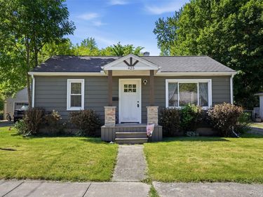 425 W Caroline Street , Fenton, Mi 48430