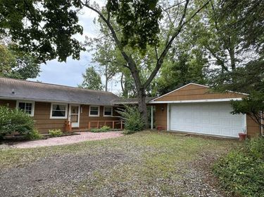 21395 Thorofare Road, Grosse Ile Township, Mi 48138