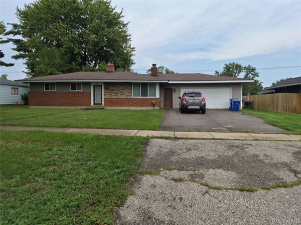 3498 W Walton Boulevard , Waterford Township, Mi 48329