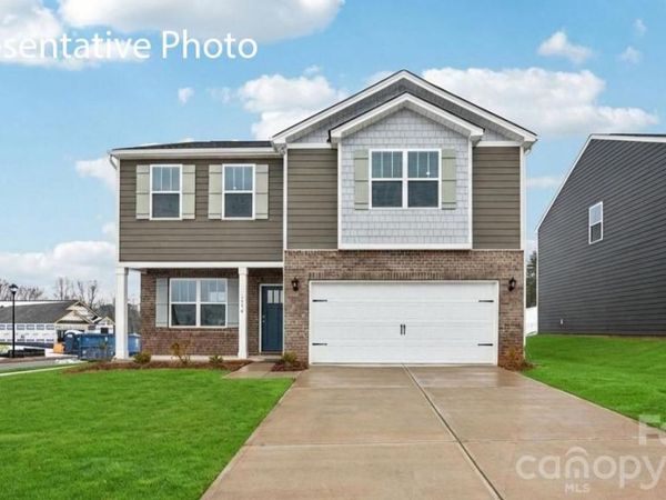 472 Dazzle Loop , Newton, NC 28658